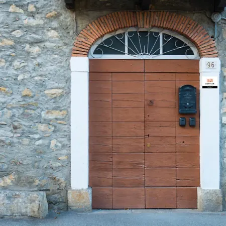 Casa Margherita 1p, Ospitar