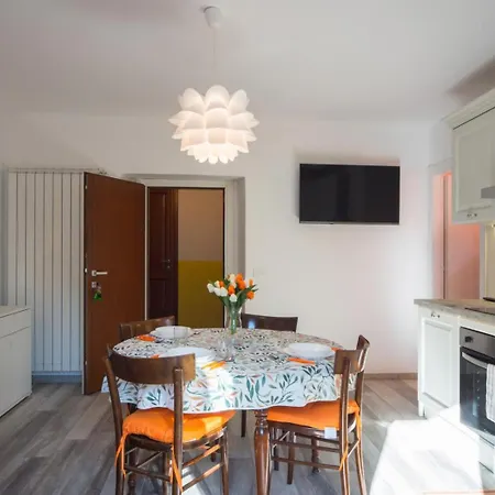 Casa Margherita 1p, Ospitar Borno